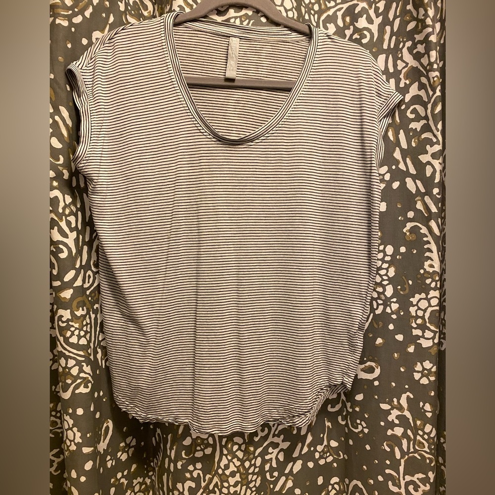 Athleta cloud light striped t shirt sz S